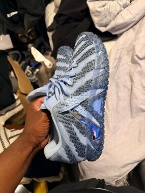 Nike Men’s Athletic Shoes Light Blue and Navy Patterned Trainers